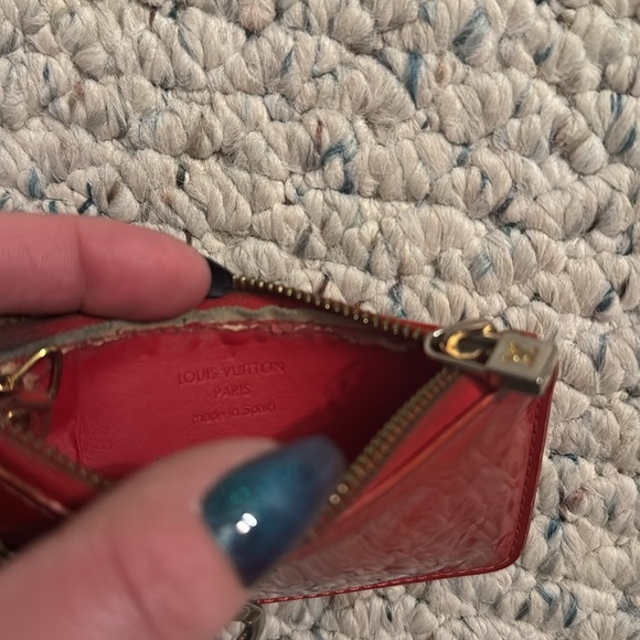Louis Vuitton Vernis Monogram Keyring Pouch - Picture 9 of 9